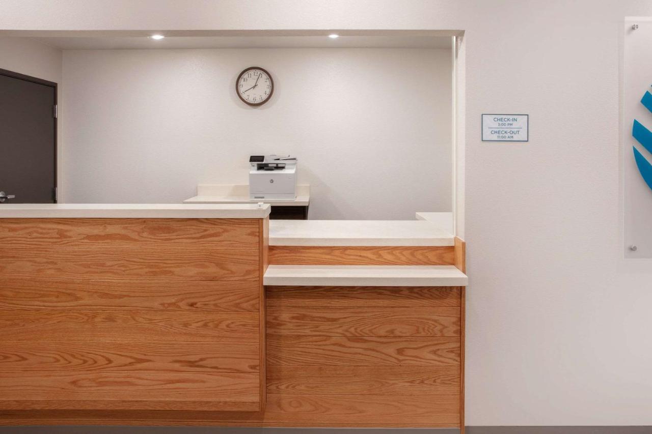 Woodsping Suites Washington Dc East Arena Drive Lake Arbor Luaran gambar